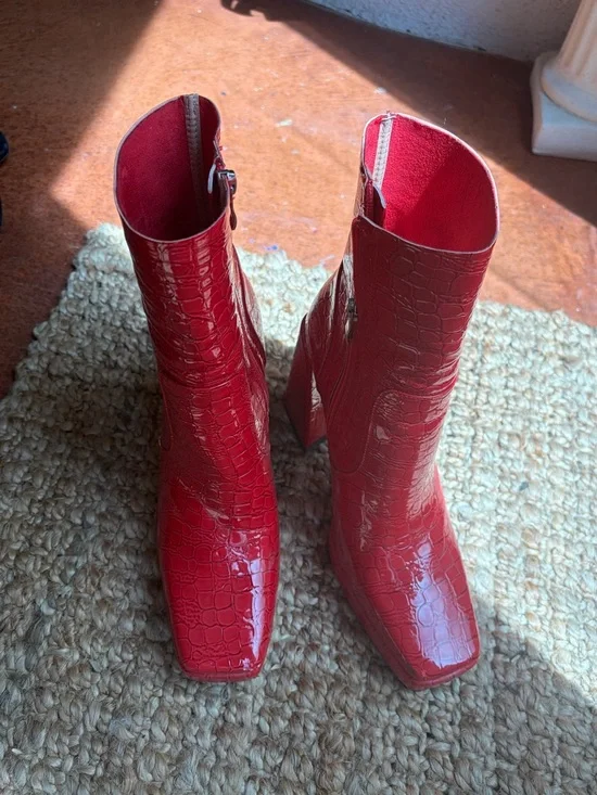 🍒 Nasty Gal Croc-Embossed Red Platform Block Heel Ankle Boots - Picture 7 of 7